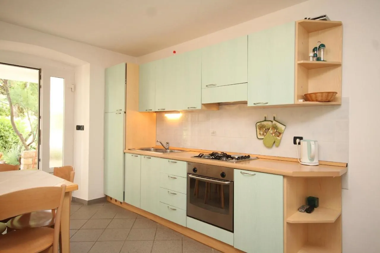 Apartments With A Parking Space Nerezine, Losinj - 2518 Nerezine