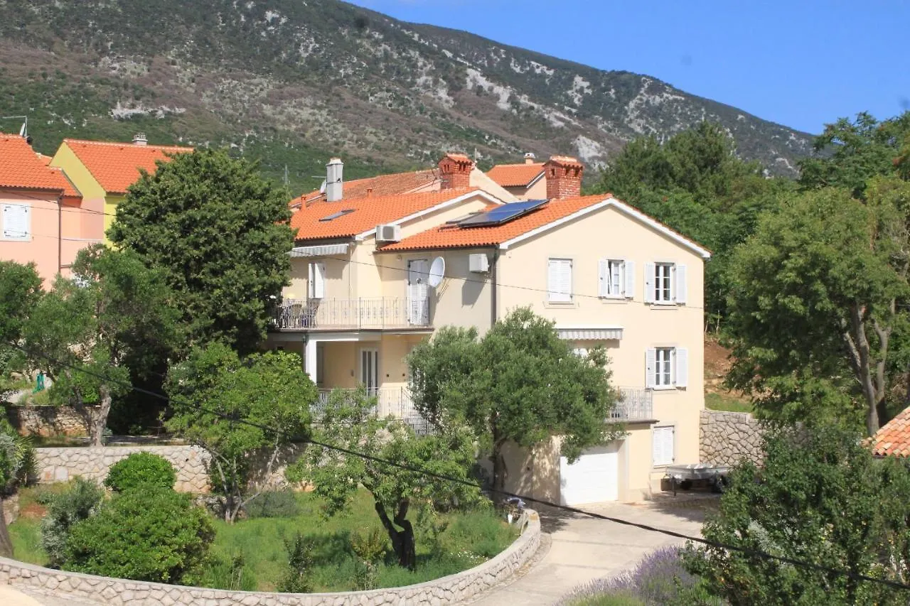 Apartments With A Parking Space Nerezine, Losinj - 2518