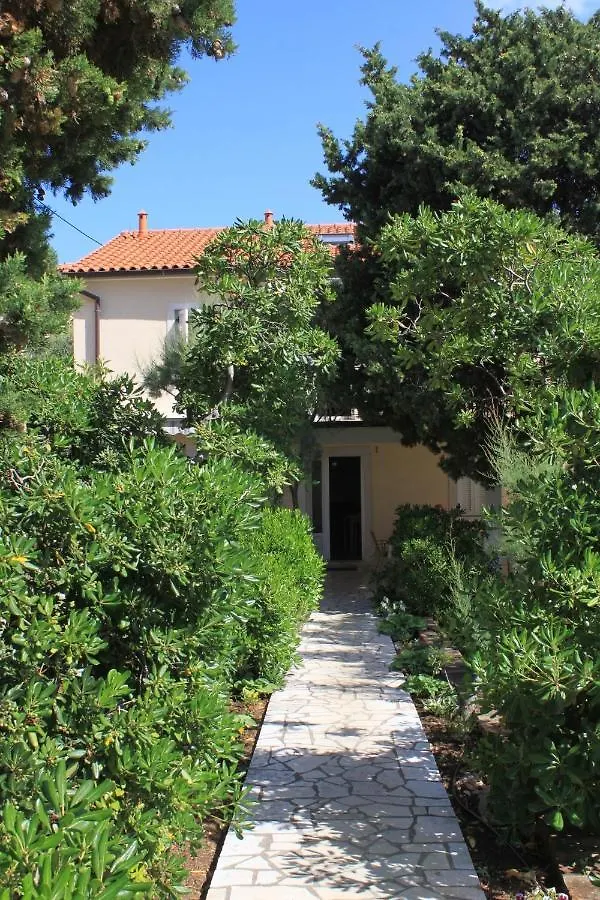 Apartments With A Parking Space Nerezine, Losinj - 2518