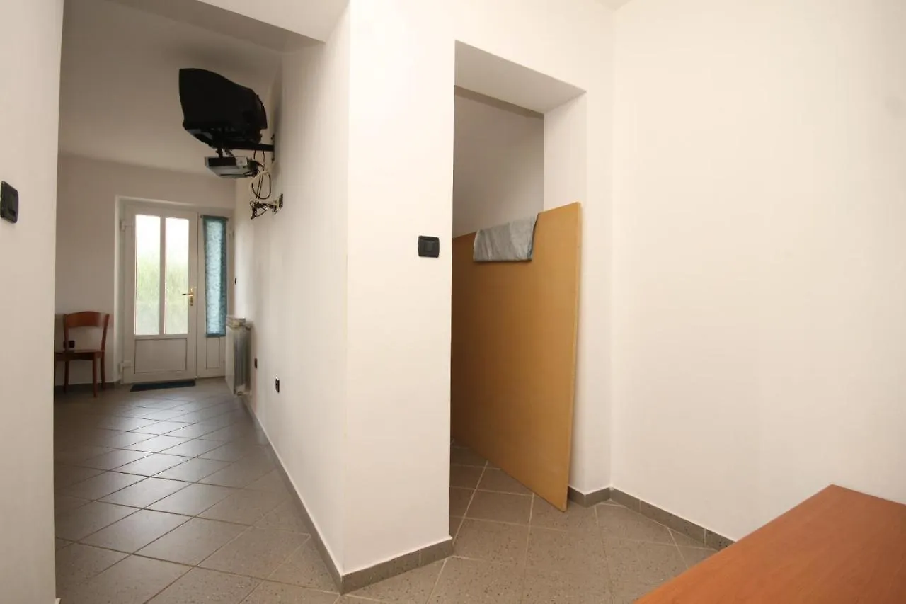 Apartments With A Parking Space Nerezine, Losinj - 2518  Nerezine