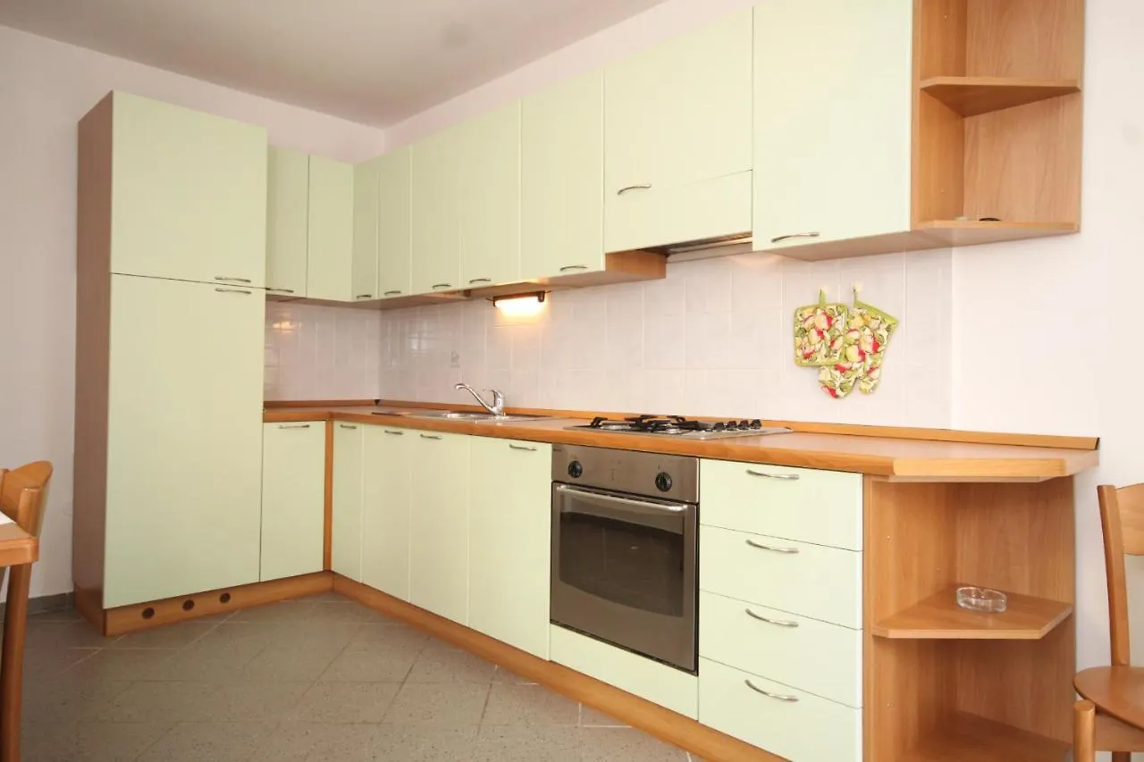 Apartments With A Parking Space Nerezine, Losinj - 2518 Nerezine