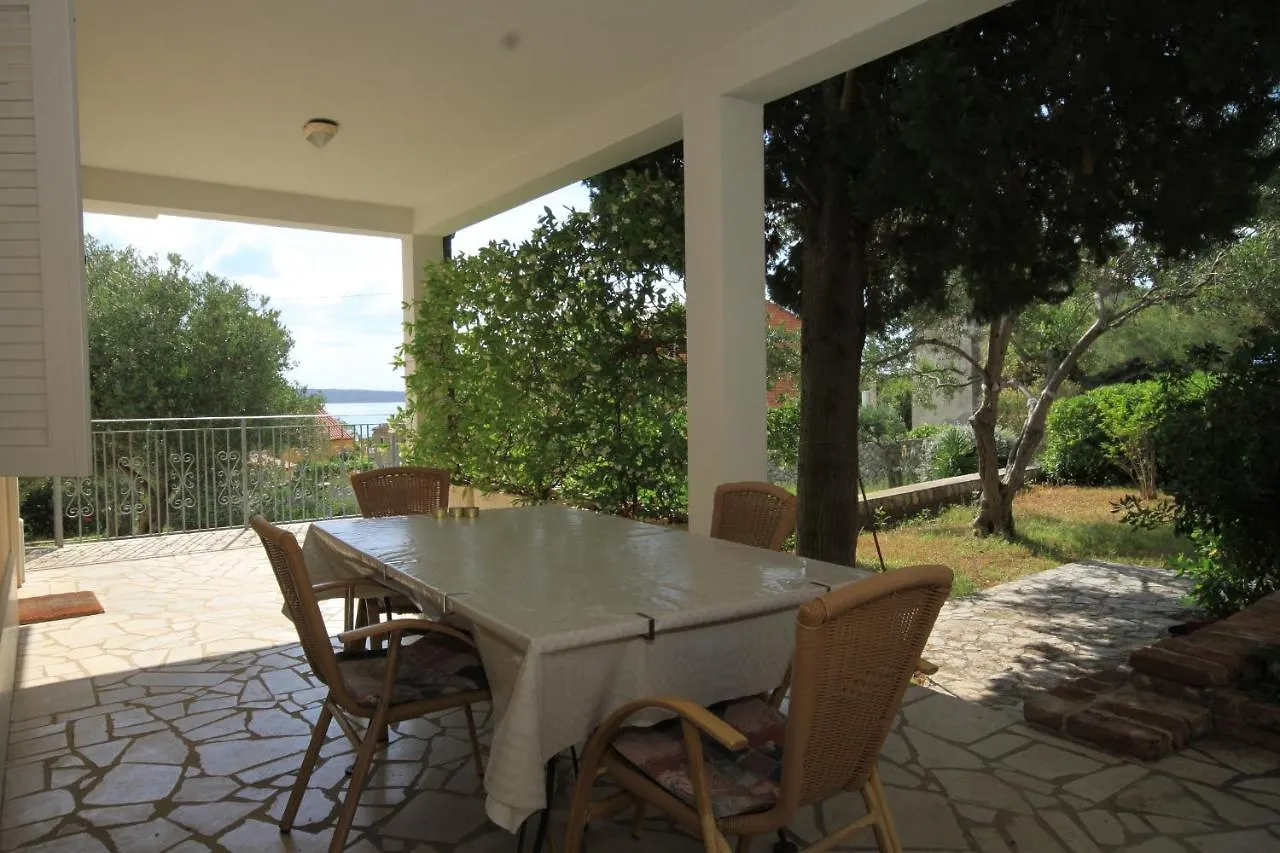 Apartments With A Parking Space Nerezine, Losinj - 2518 0*, Nerezine
