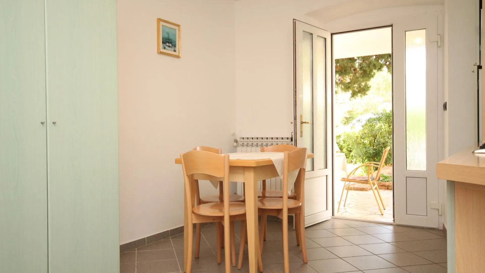 Apartments With A Parking Space Nerezine, Losinj - 2518