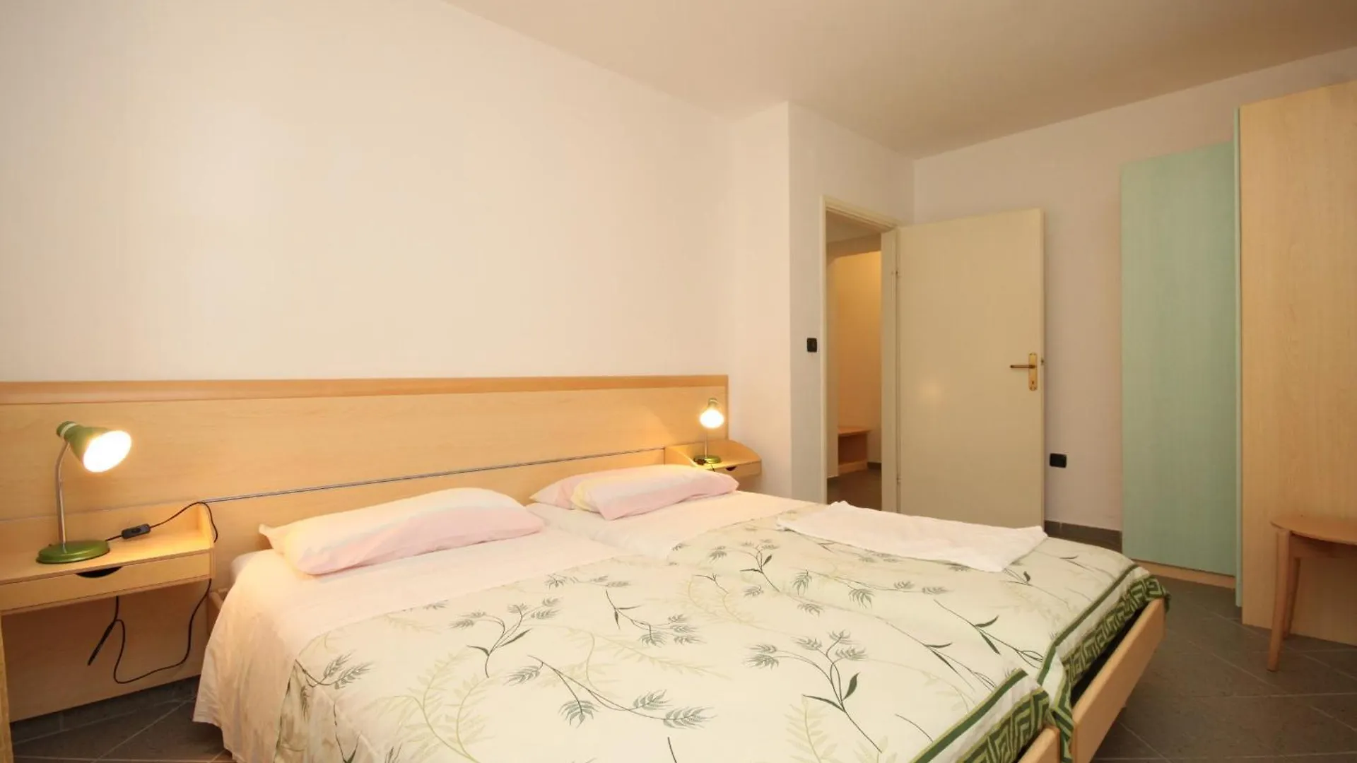 Apartments With A Parking Space Nerezine, Losinj - 2518 Croatia